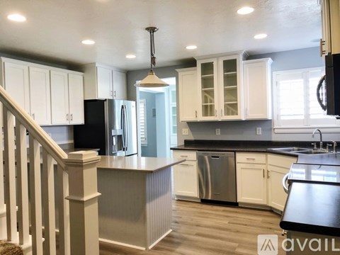 761 E 10 S 5 Beds Apartment for Rent