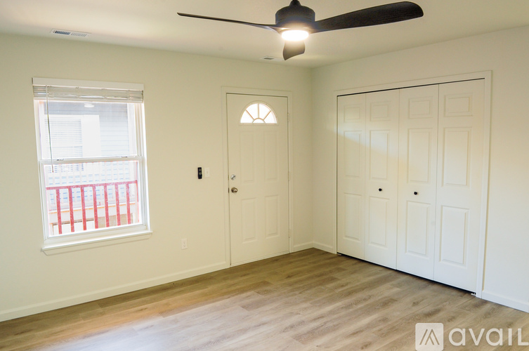712 Yale Place 2 Beds Condo for Rent - Photo gallery 3