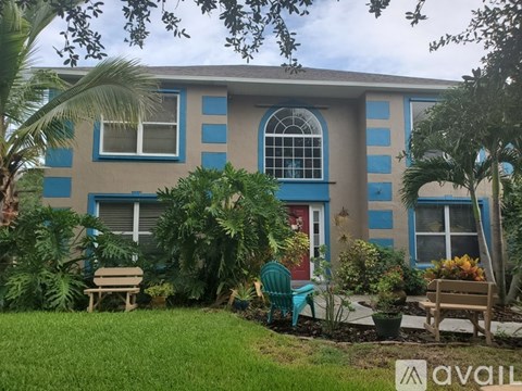 275 Krefeld Road NW 4 Beds Apartment for Rent