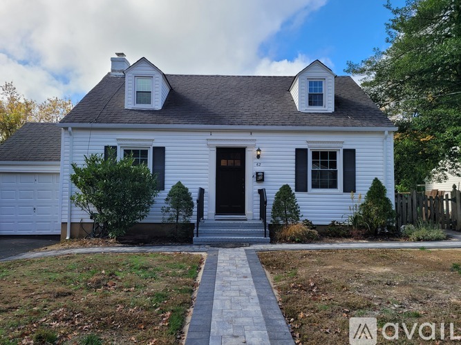 62 Standish Road 3 Beds Single Family Home for Rent - Photo gallery 1