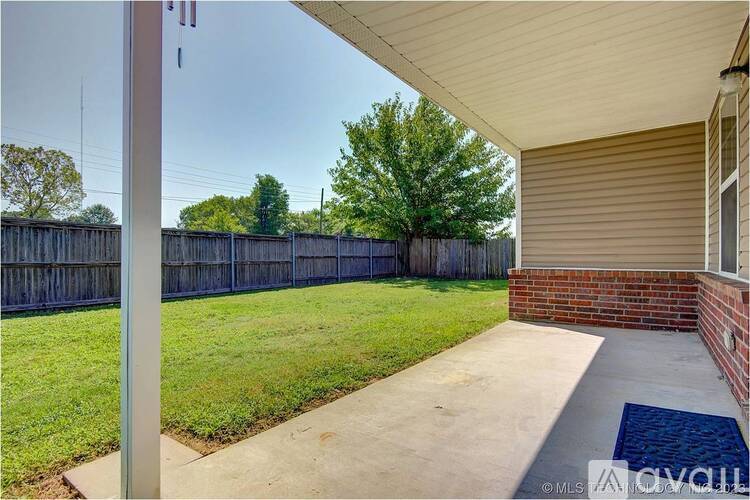 9379 South 256th East Avenue 3 Beds Single Family Home for Rent - Photo gallery 4