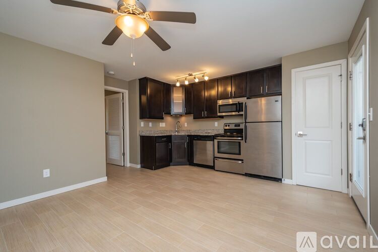 205 1/2 6th St 1 Apartment for Rent - Photo gallery 2