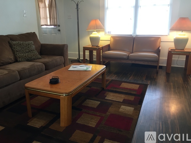 267 Robinson St 3 Beds Single Family Home for Rent - Photo gallery 2