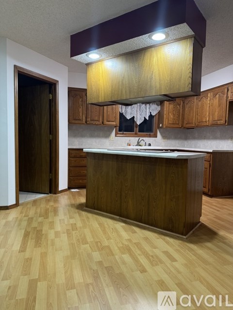 704 W Briarwood Ln 3 Beds Apartment for Rent