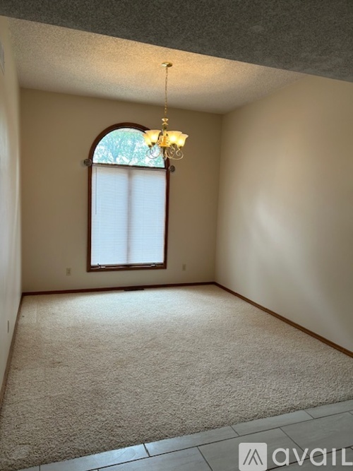 704 W Briarwood Ln 3 Beds Single Family Home for Rent - Photo gallery 4