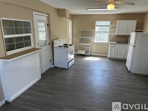 811 Dallas St 2 Beds Apartment for Rent