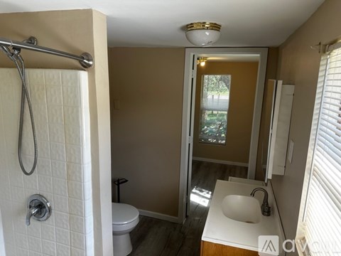 811 Dallas St 2 Beds Apartment for Rent
