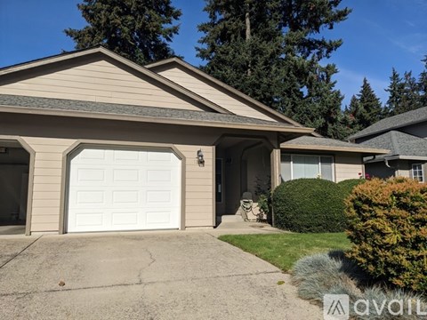 13204 Northeast 46Th Street 3 Beds Apartment for Rent