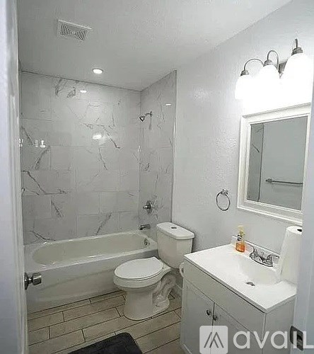 685 Baker Ave 3 Beds Apartment for Rent