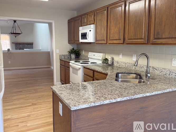 4125 Fawn Court Northeast 3 Beds Townhouse for Rent - Photo gallery 3