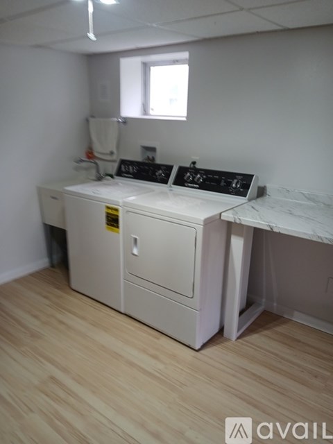 363 Portia Street 3 Beds Apartment for Rent