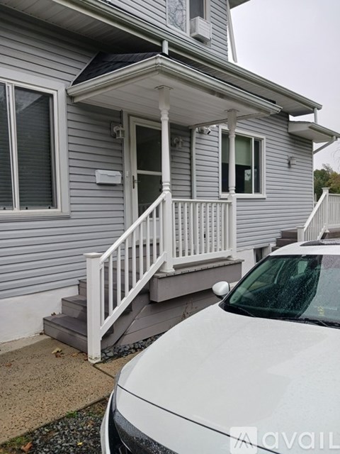 363 Portia Street 3 Beds Apartment for Rent