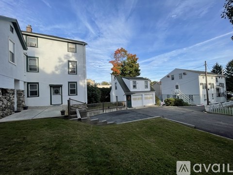 32 Hobby Street 2 Beds Apartment for Rent