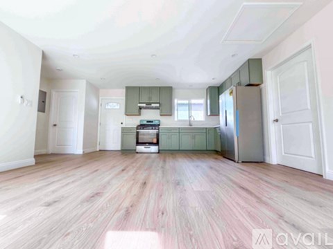 Millbury Avenue 3 Beds Apartment for Rent