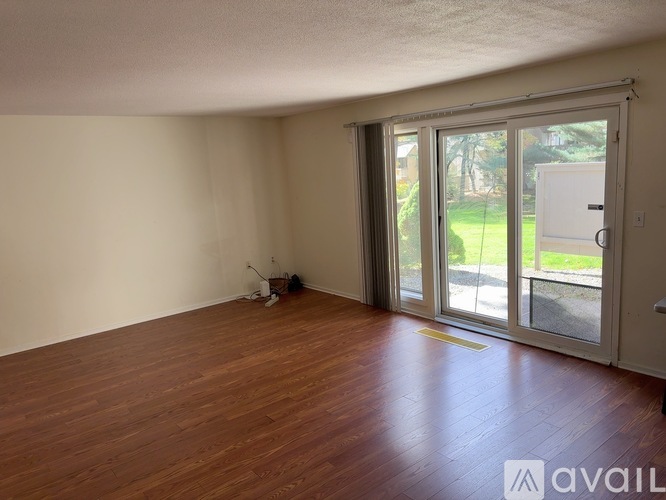 54 Great Meadow Ln 2 Beds Apartment for Rent - Photo gallery 2
