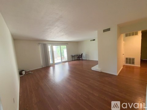 54 Great Meadow Ln 2 Beds Apartment for Rent