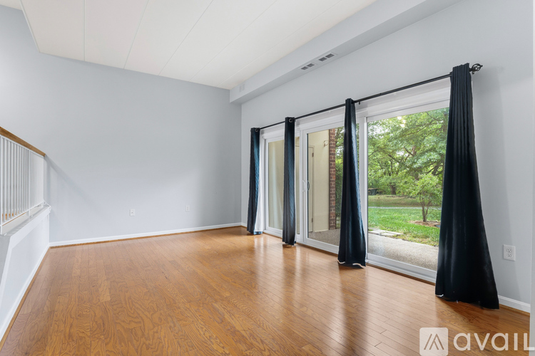 100 Roberts Lane 2 Beds Condo for Rent - Photo gallery 2