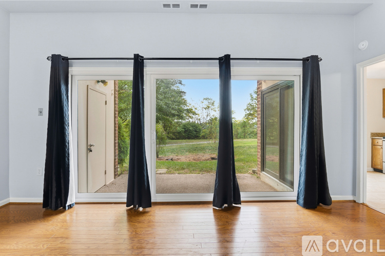 100 Roberts Lane 2 Beds Condo for Rent - Photo gallery 5