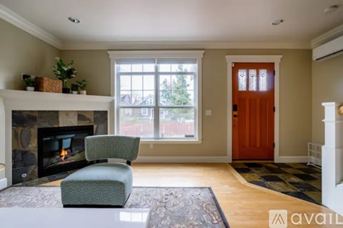 331 16Th Avenue East 3 Beds Apartment for Rent