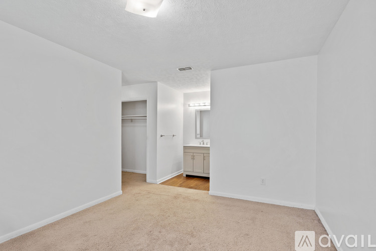 6736 Willowbrook Drive 3 Beds Single Family Home for Rent - Photo gallery 2