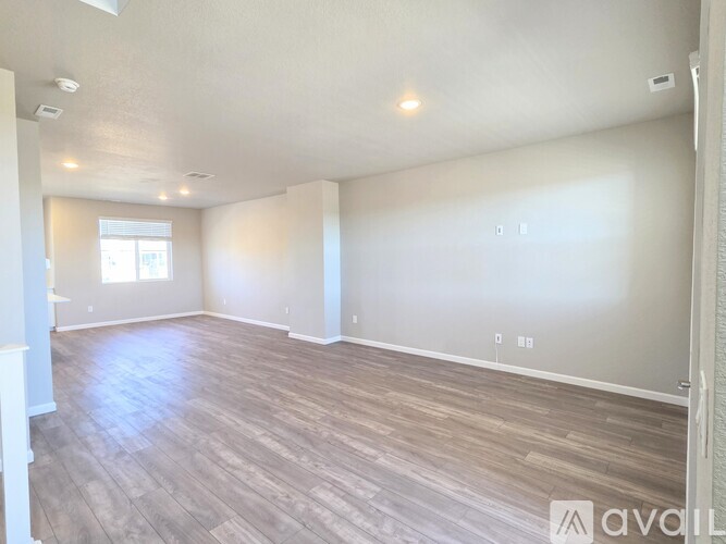2028 Peridot Lp Hts 4 Beds Townhouse for Rent - Photo gallery 4
