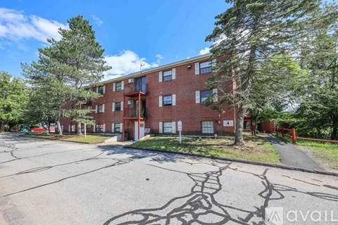 12 East Side Drive 2 Beds Apartment for Rent