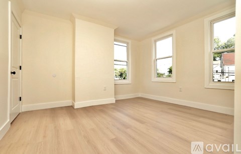 470 14Th Ave 3 Beds Apartment for Rent