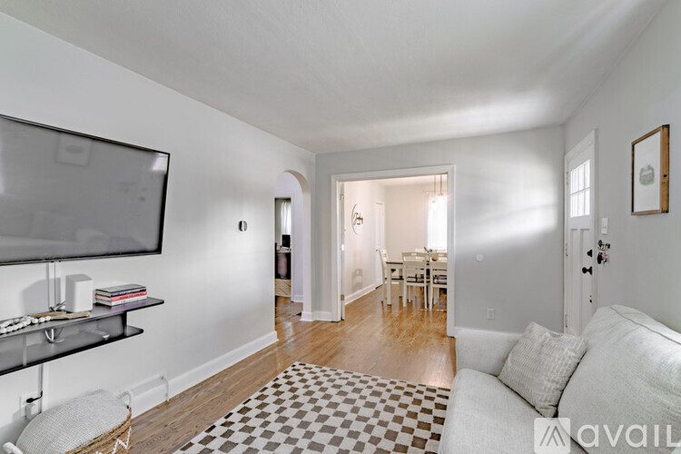 1711 Maple Avenue 3 Beds Single Family Home for Rent - Photo gallery 3