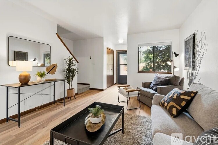 2833 Stover Street 3 Beds Single Family Home for Rent - Photo gallery 1