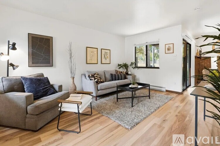 2833 Stover Street 3 Beds Single Family Home for Rent - Photo gallery 3