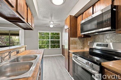 5823 Shadow Glen 2 Beds Apartment for Rent