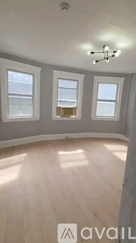 100 Redwood Ave 3 Beds Apartment for Rent