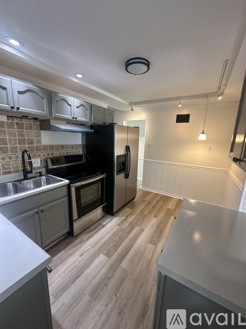 2516 Center Ave 3 Beds Apartment for Rent