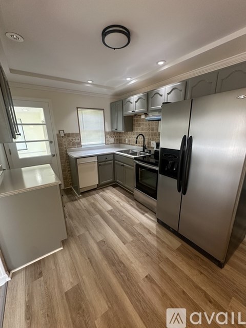 2516 Center Ave 3 Beds Apartment for Rent