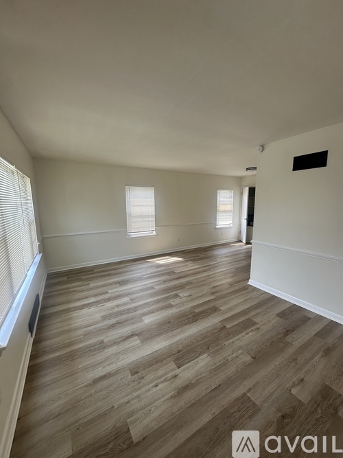 2516 Center Ave 3 Beds Single Family Home for Rent - Photo gallery 5