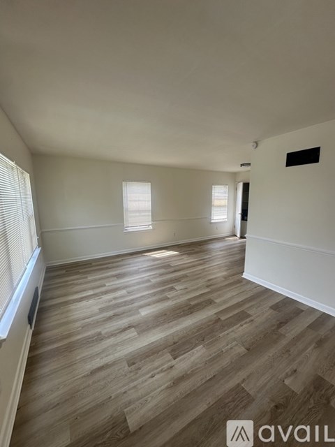 2516 Center Ave 3 Beds Apartment for Rent