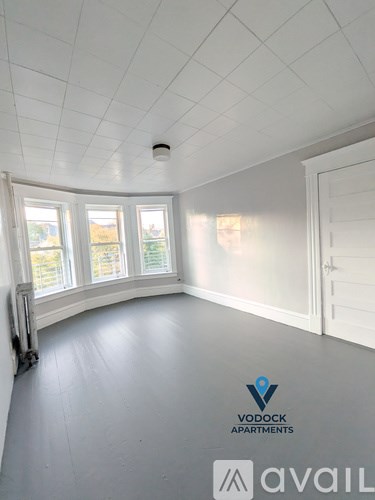 214 Pine St 2 Beds Apartment for Rent
