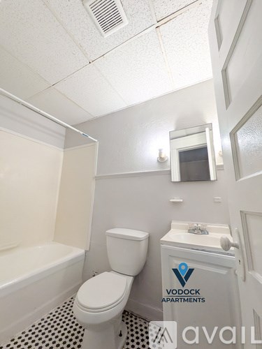 214 Pine St 2 Beds Apartment for Rent