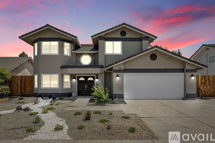 360 Mount Oso Avenue 5 Beds Single Family Home for Rent - Photo gallery 2