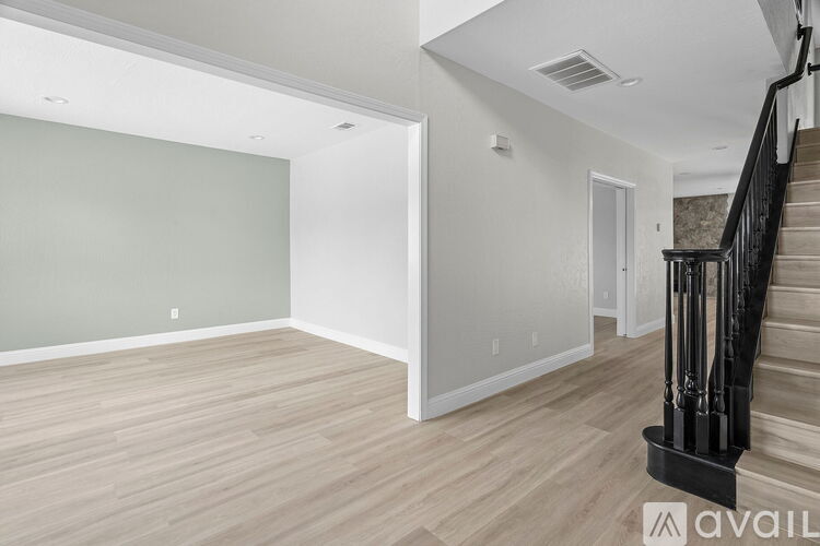 360 Mount Oso Avenue 5 Beds Single Family Home for Rent - Photo gallery 5