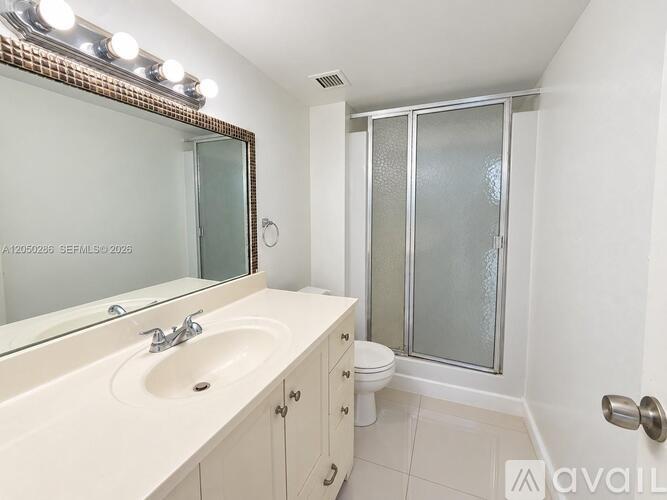 13499 Biscayne Blvd 2 Beds Condo for Rent - Photo gallery 1