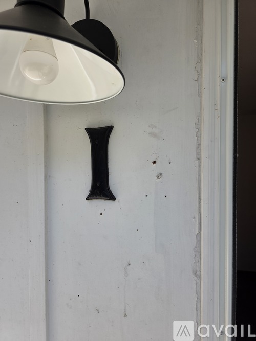120 S Russell St 2 Beds Apartment for Rent - Photo gallery 1