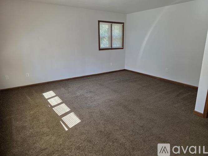 120 S Russell St 2 Beds Apartment for Rent - Photo gallery 2