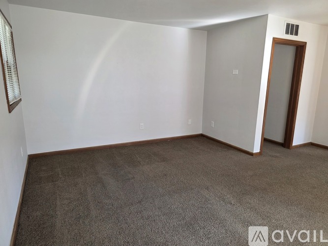 120 S Russell St 2 Beds Apartment for Rent - Photo gallery 4