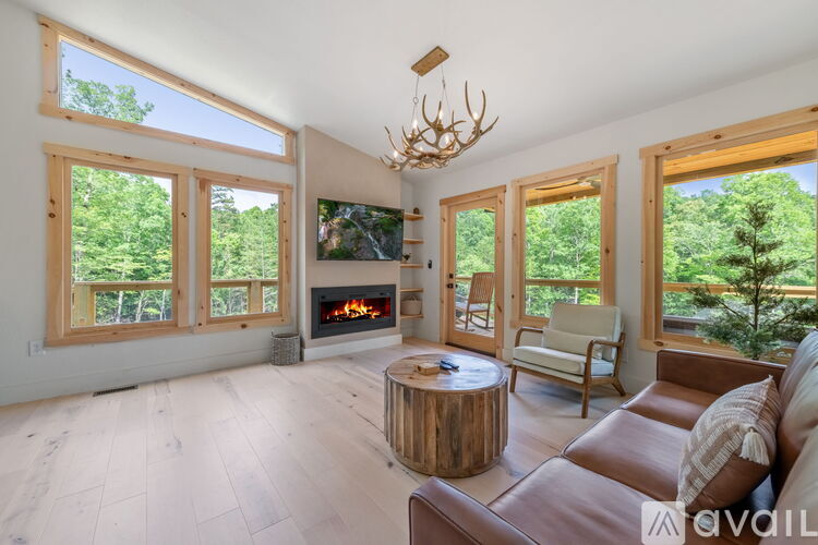 52 Antler Creek Road 3 Beds Single Family Home for Rent - Photo gallery 2