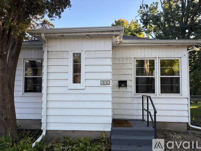 113 Van Deusen St 2 Beds Single Family Home for Rent - Photo gallery 1
