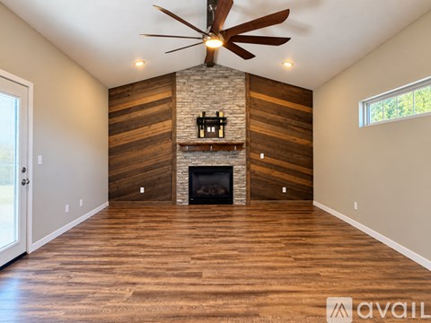 102 Paradise St 3 Beds Apartment for Rent