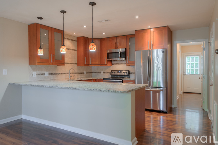 846 Patrick Henry Dr 4 Beds Townhouse for Rent - Photo gallery 1