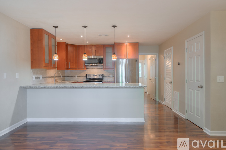 846 Patrick Henry Dr 4 Beds Townhouse for Rent - Photo gallery 3