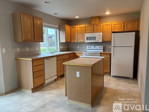 16016 29Th Ave Ct E 3 Beds Apartment for Rent